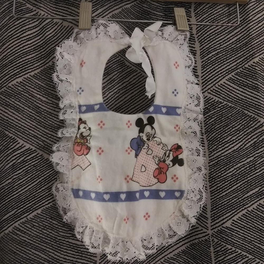 BOGO🆓 | Vintage Disney Baby Mini &Mickey Lace Bib